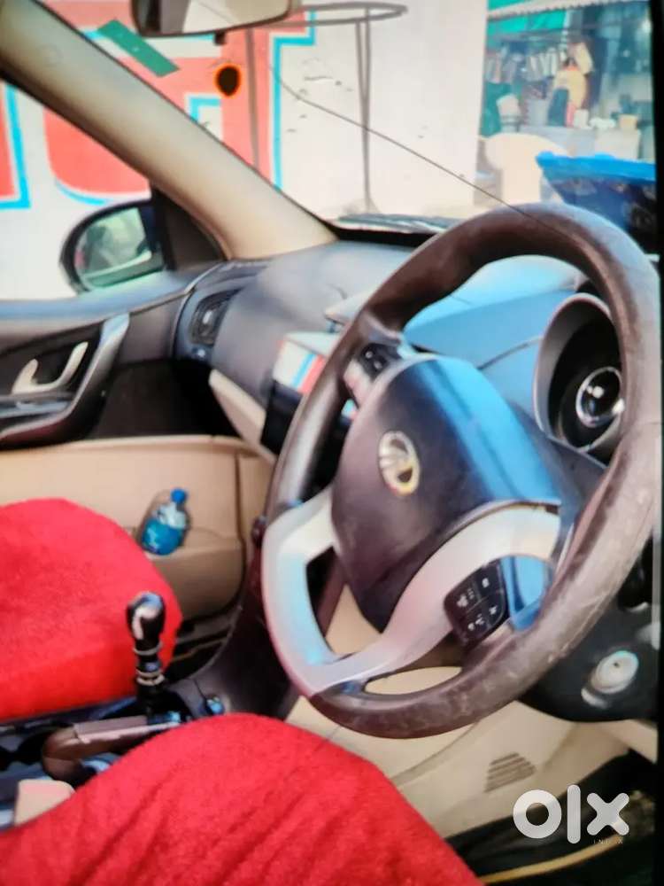 Mahindra Xuv500 2015