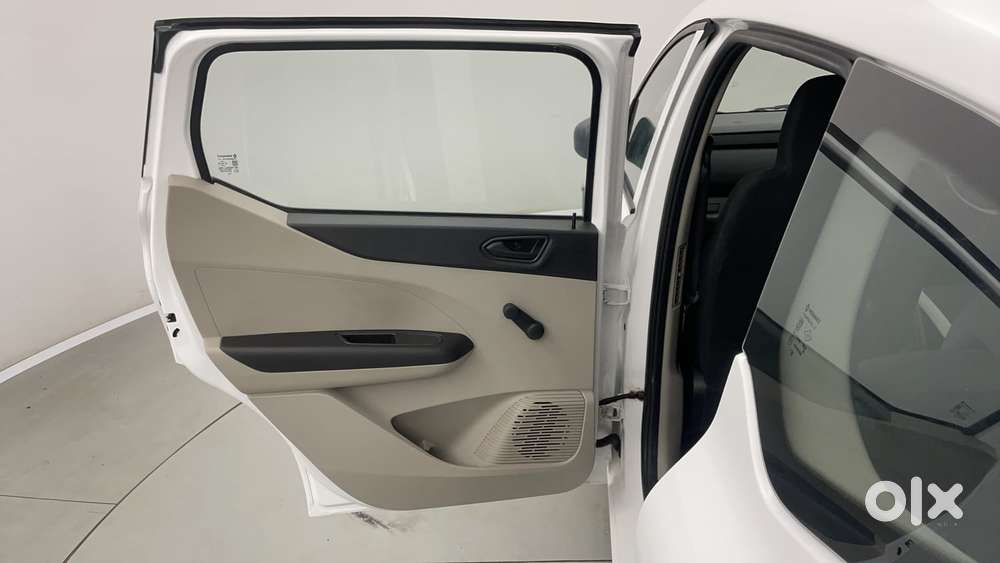 Renault Triber Rxl, 2024, Petrol