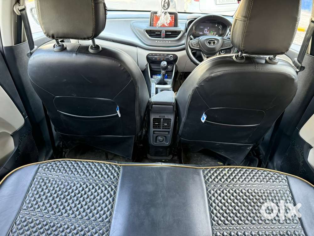 Well Maintained And Good Condition Single Handed Used.