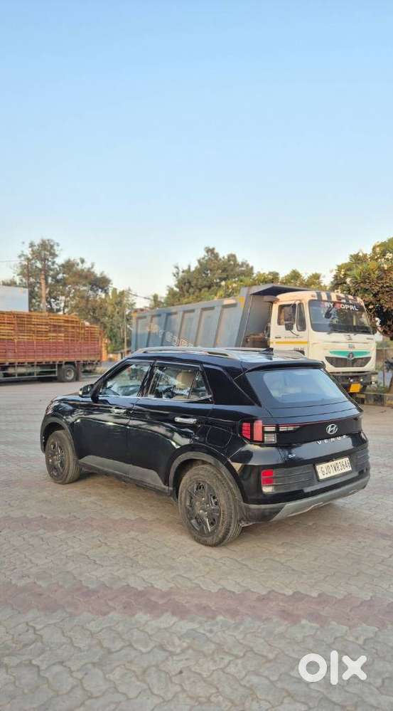 Hyundai Venue Sx, 2024, Cng & Hybrids