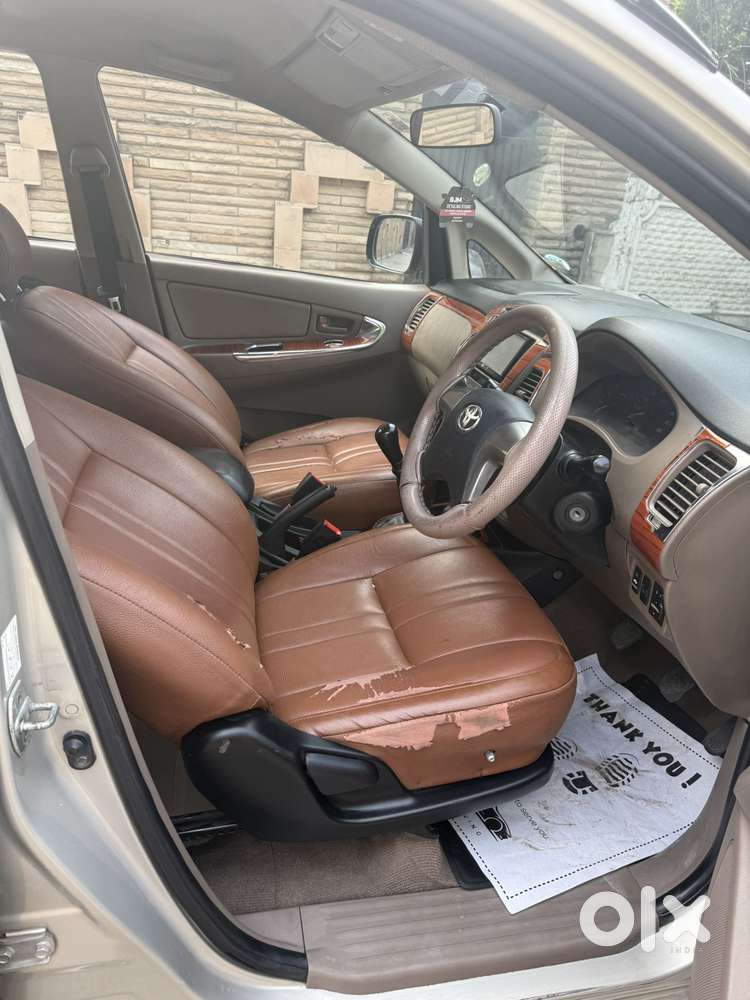 Toyota Innova 2.5 G (diesel) 8 Seater Bs Iv, 2015, Diesel