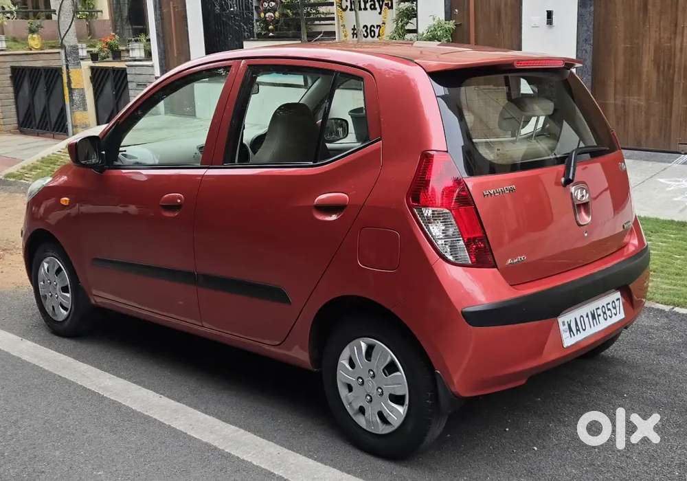Hyundai I10 Sportz Automatic, Just 24000 Kilometers Driven