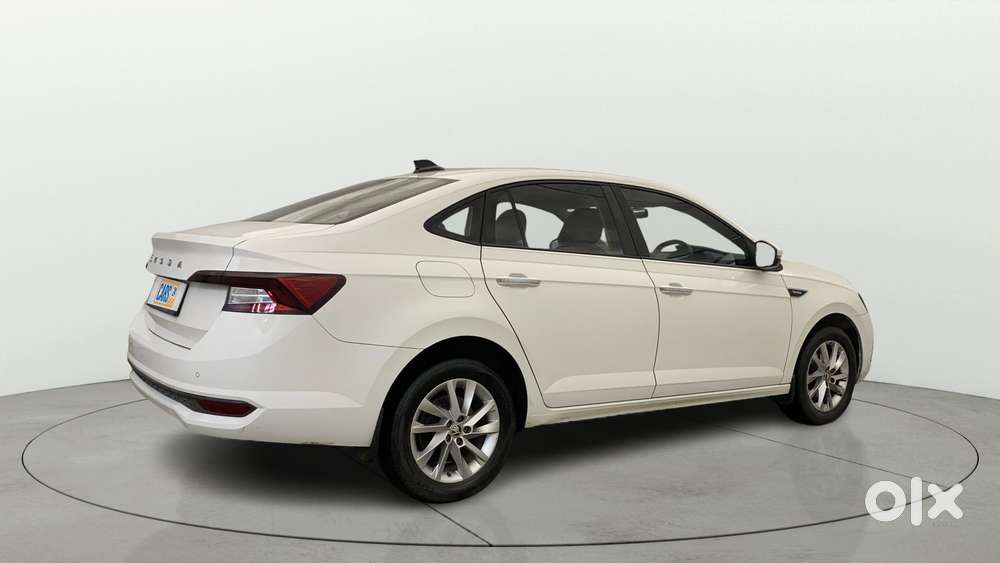 Skoda Slavia 1.0 Ambition Tsi, 2022, Petrol