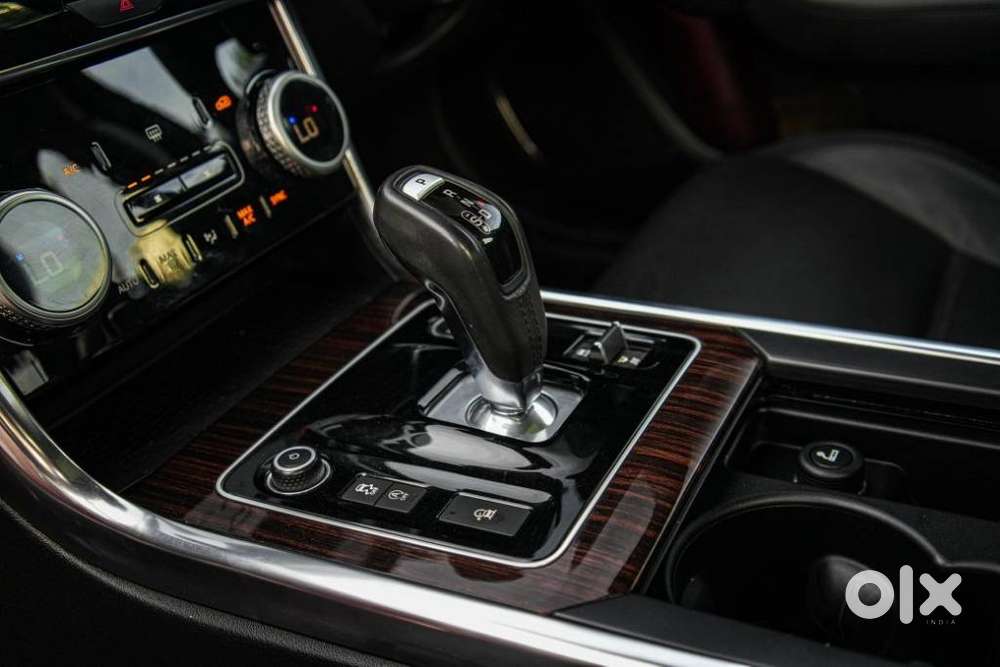 Jaguar Xe Pure, 2020, Petrol