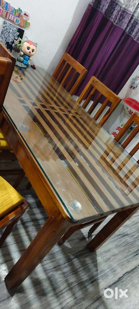 Wooden 6 seater dining table