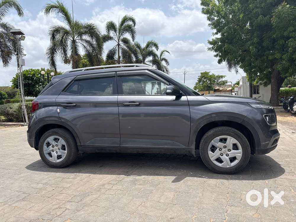 Hyundai Venue Mt 2021