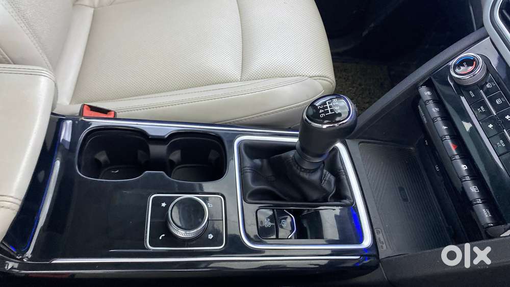 Mahindra Xuv700 2.2 Ax 7 Diesel Mt Luxury Pack Str, 2022, Diesel