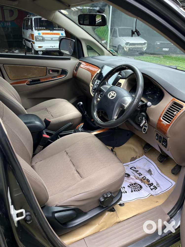 Toyota Innova 2.5 Gx 8 Str Bs-iii, 2015, Diesel