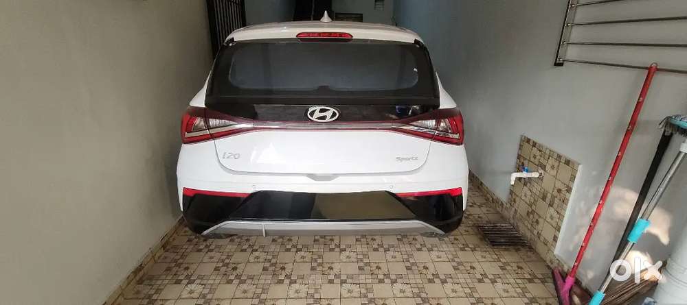New Hyundai I20 (white - Automatic)