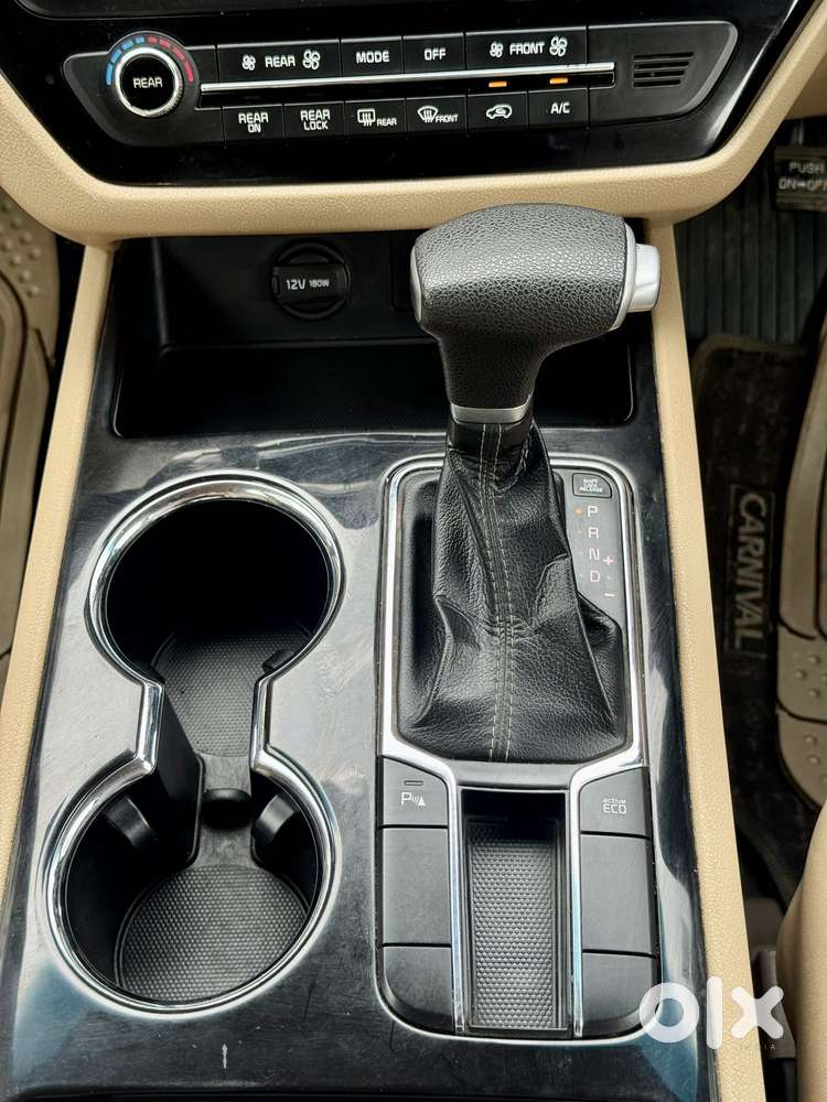 Kia Carnival Premium, 2020, Diesel