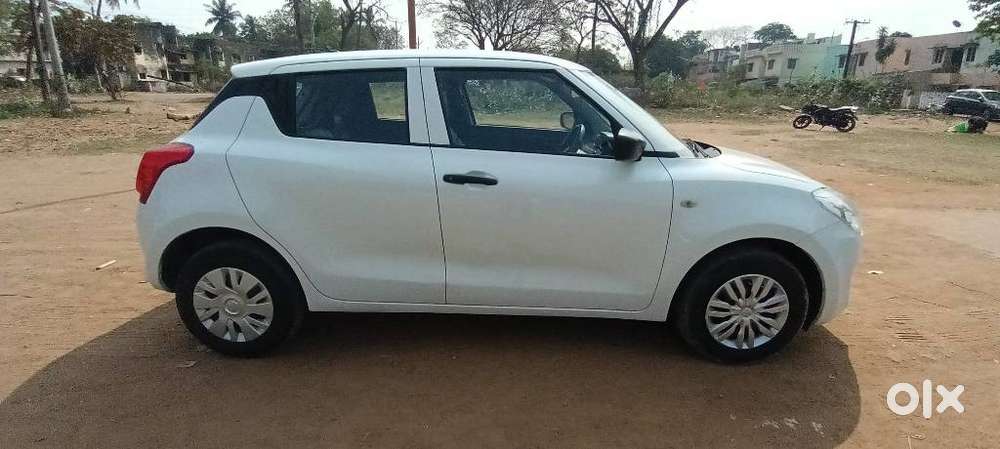 Maruti Suzuki Swift 1.2 Lxi (o), 2020, Petrol
