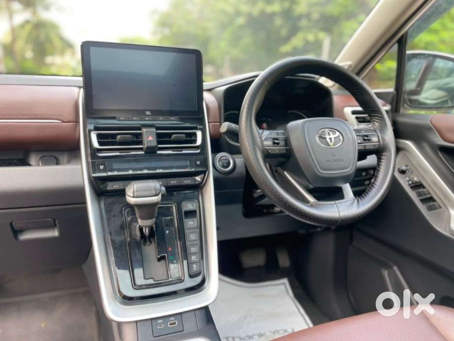Toyota Innova Hycross 2.0 Zx Hybrid 7 Str, 2024, Petrol