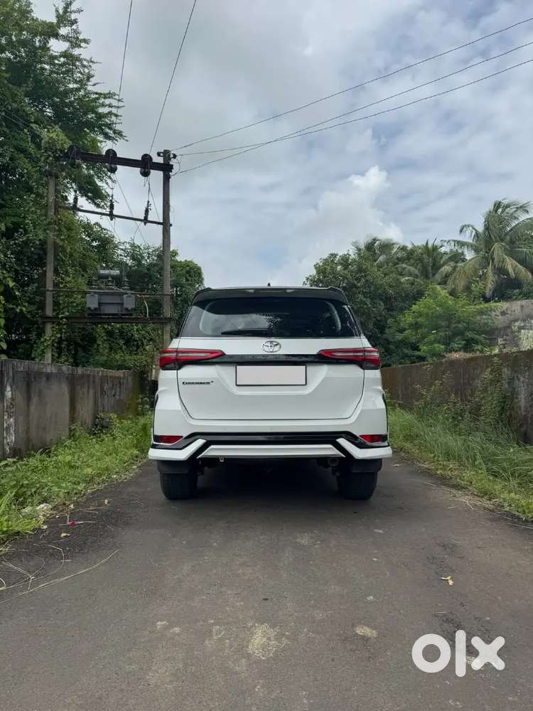 Toyota Fortuner Legender Plus