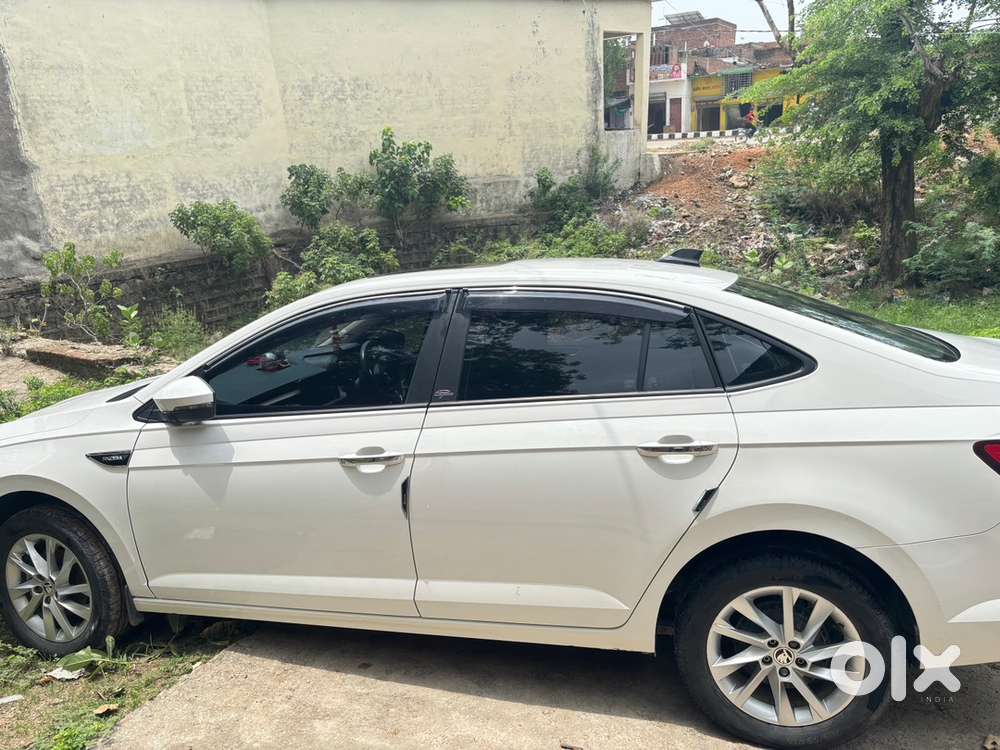 Skoda Slavia Petrol 2025