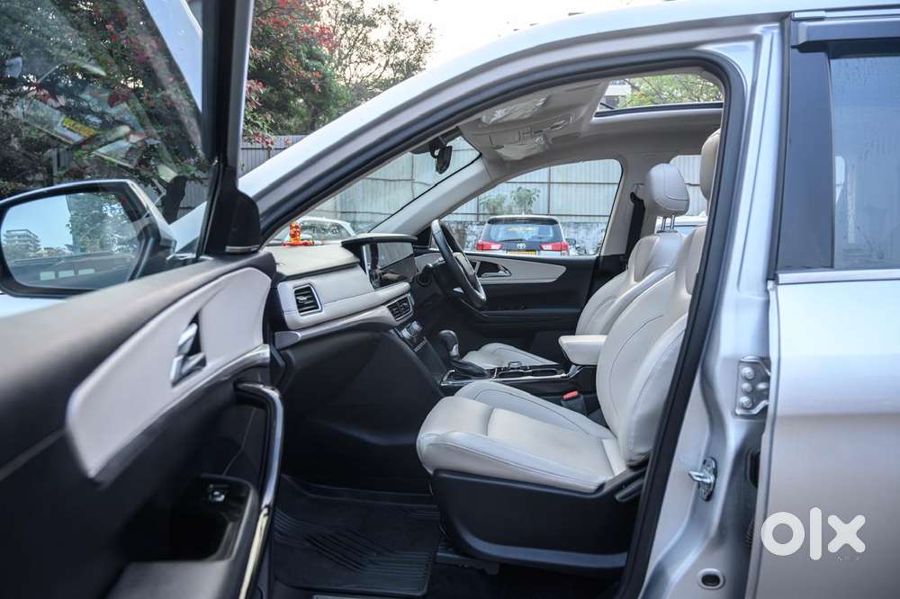 Mahindra Xuv700 2.2 Ax 7 Diesel At Luxury Pack Str Awd, 2022, Diesel