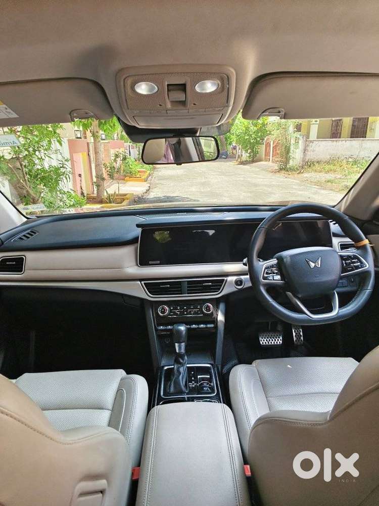 Mahindra Xuv700 Ax7 Luxury Pack Awd, 2022, Petrol