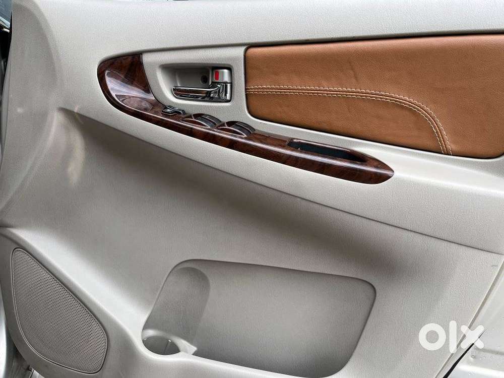 Toyota Innova 2.0 Gx (petrol) 8 Seater Bs Iv, 2014, Diesel