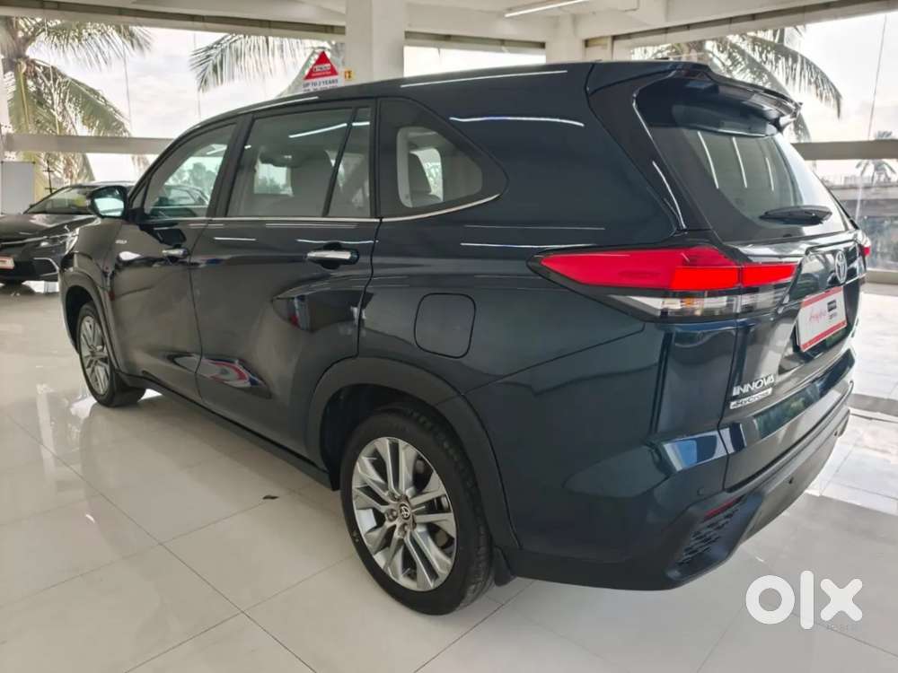 Toyota Innova Hycross 2.0 Zx (o) Hybrid 7 Str, 2024, Petrol