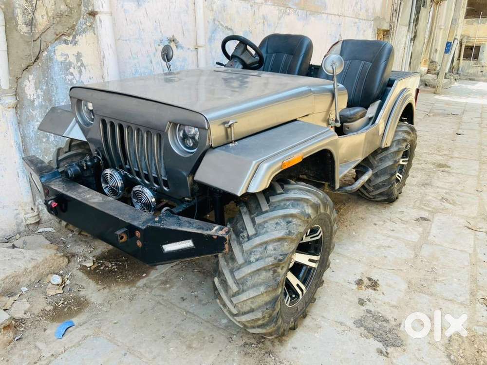 Mahindra Jeep Classic 1983
