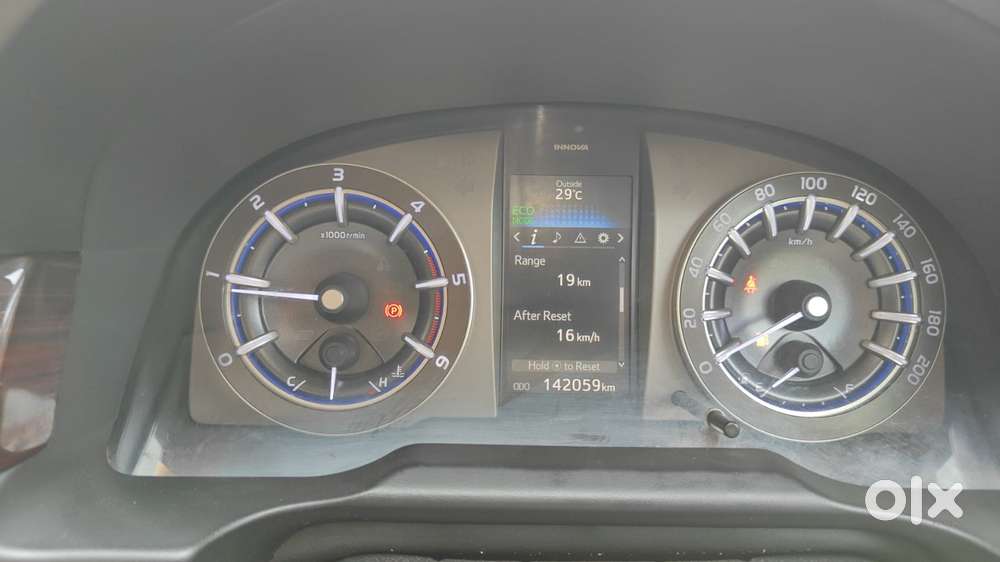 Toyota Innova Crysta 2.4 V 8 Str, 2017, Diesel