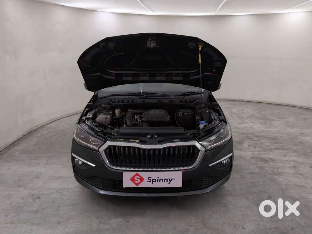 Skoda Slavia Style 1.0l Tsi At, 2023, Petrol