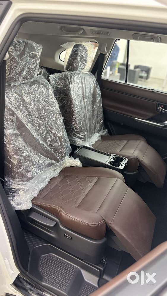 Toyota Innova Hycross 2.0 Zx (o) Hybrid 7 Str, 2025, Petrol