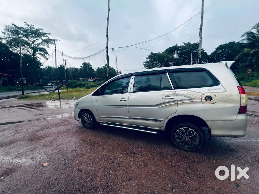 Toyota Innova G2 2011 Car