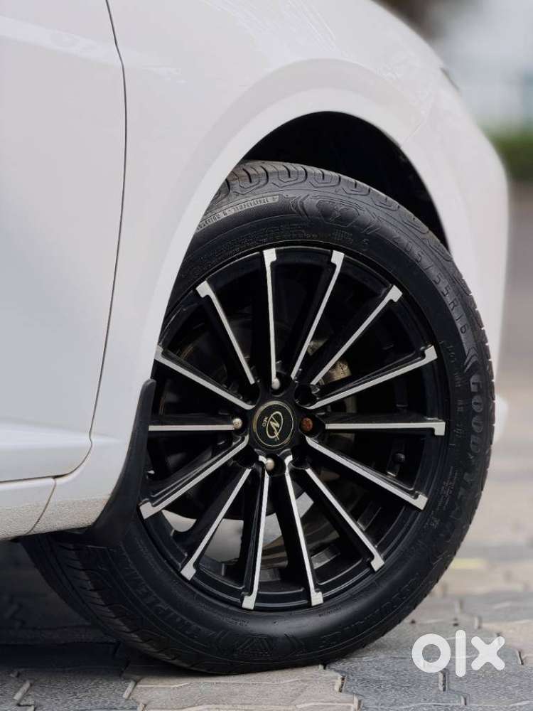 Hyundai Verna 1.5 Sx Turbo Petrol Mt, 2023, Cng & Hybrids