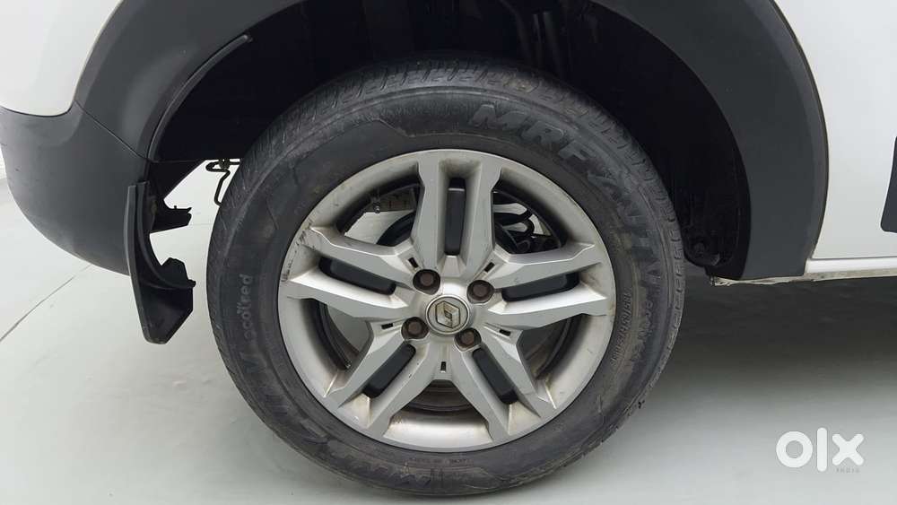 Renault Triber Rxz, 2022, Petrol