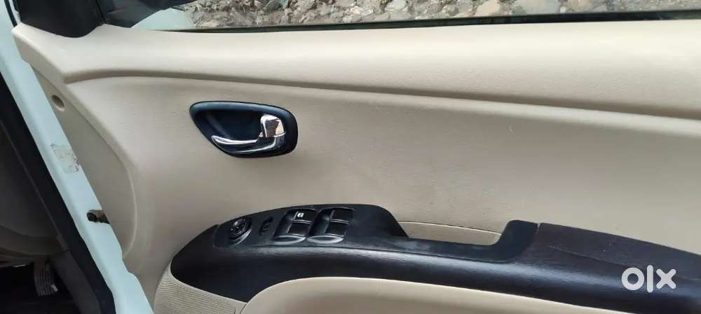 Hyundai I10 Sportz 2012
