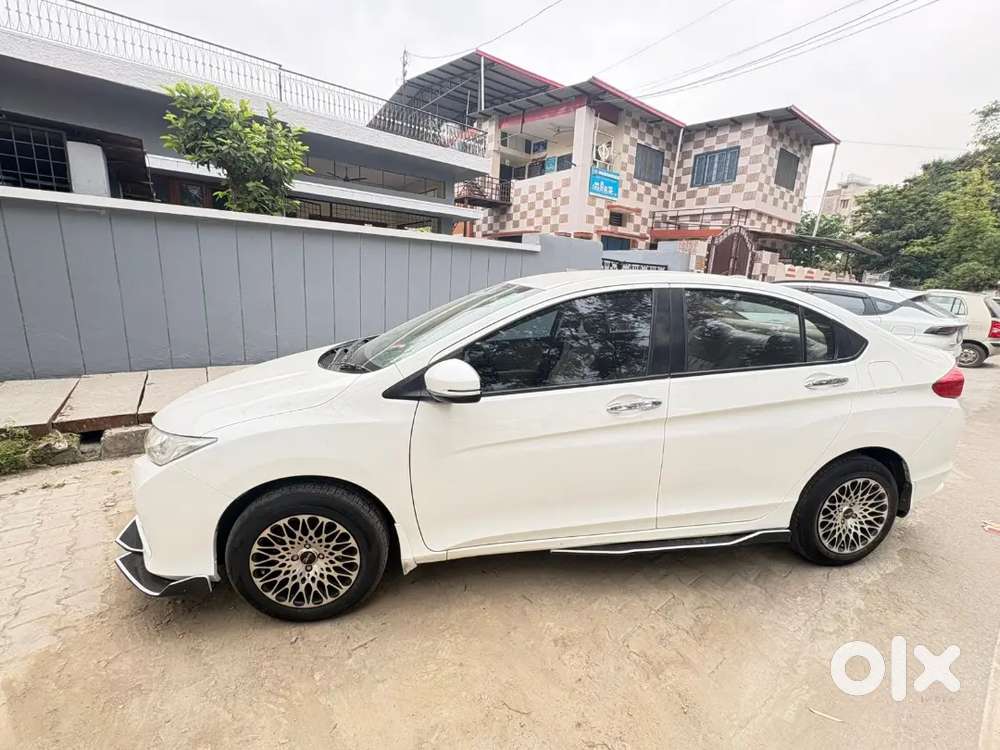 Mint Condition 2017 Honda City V (i-vtec) – Well Maintained & Stylish