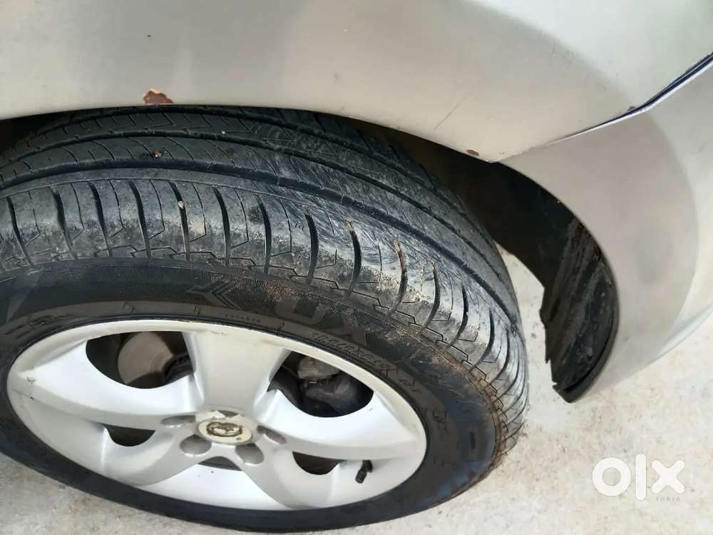 Skoda Rapid Tsi Active 2013
