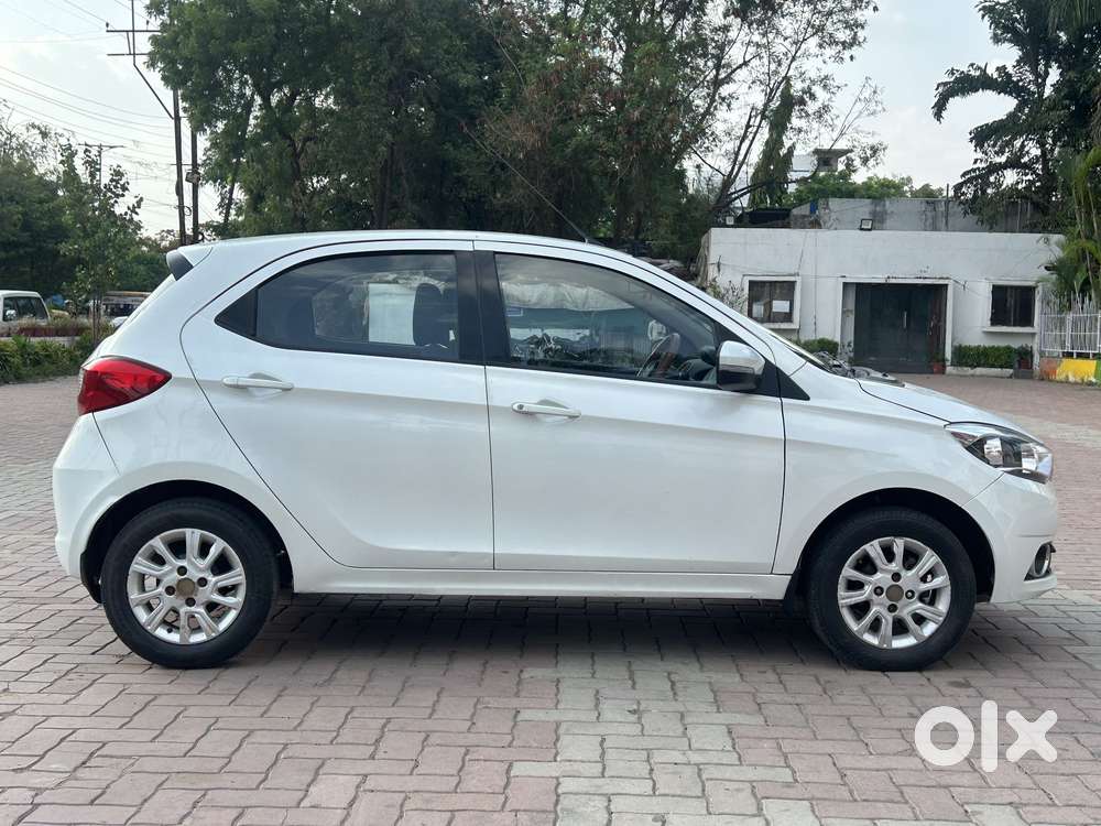 Tata Tiago Xza, 2017, Petrol