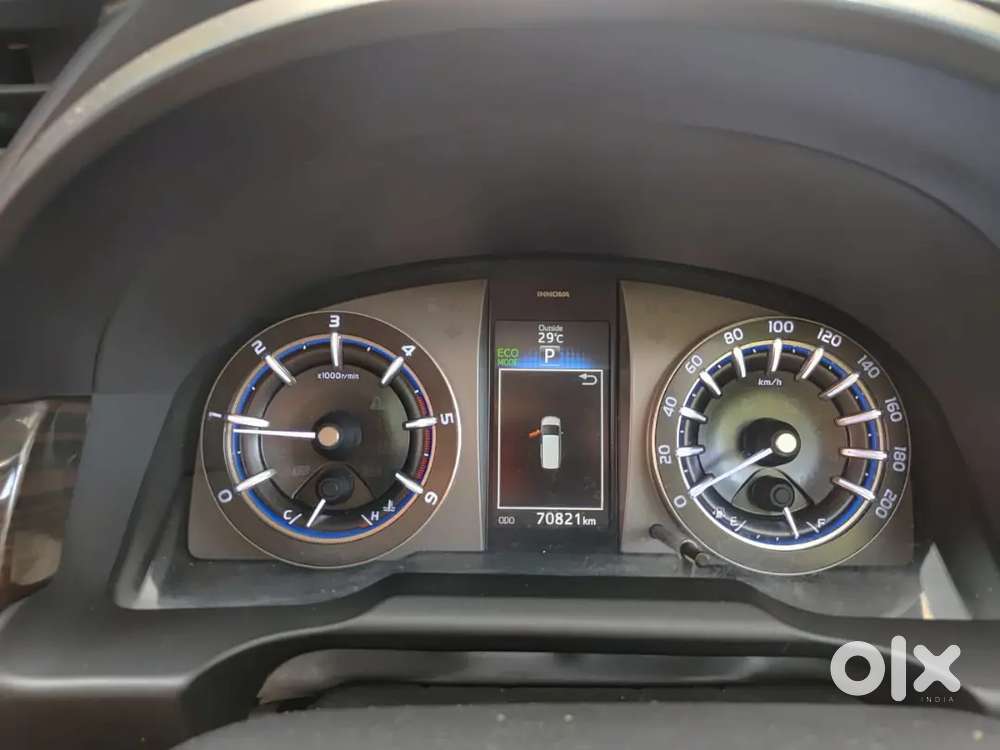 Toyota Innova Crysta 2.8.z. 2017 Diesel 70000 Km Driven