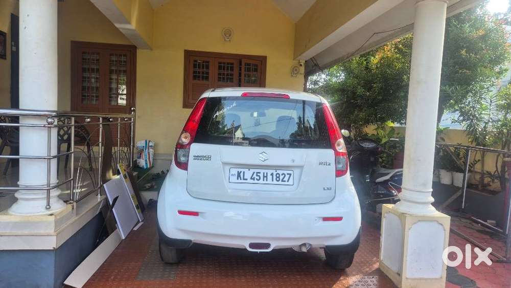 Maruti Suzuki Ritz Lxi, 2012, Petrol
