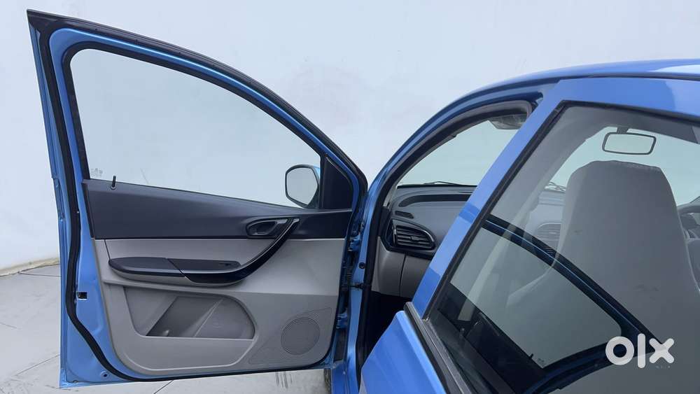 Tata Tiago 1.2 Revotron Xta, 2017, Petrol