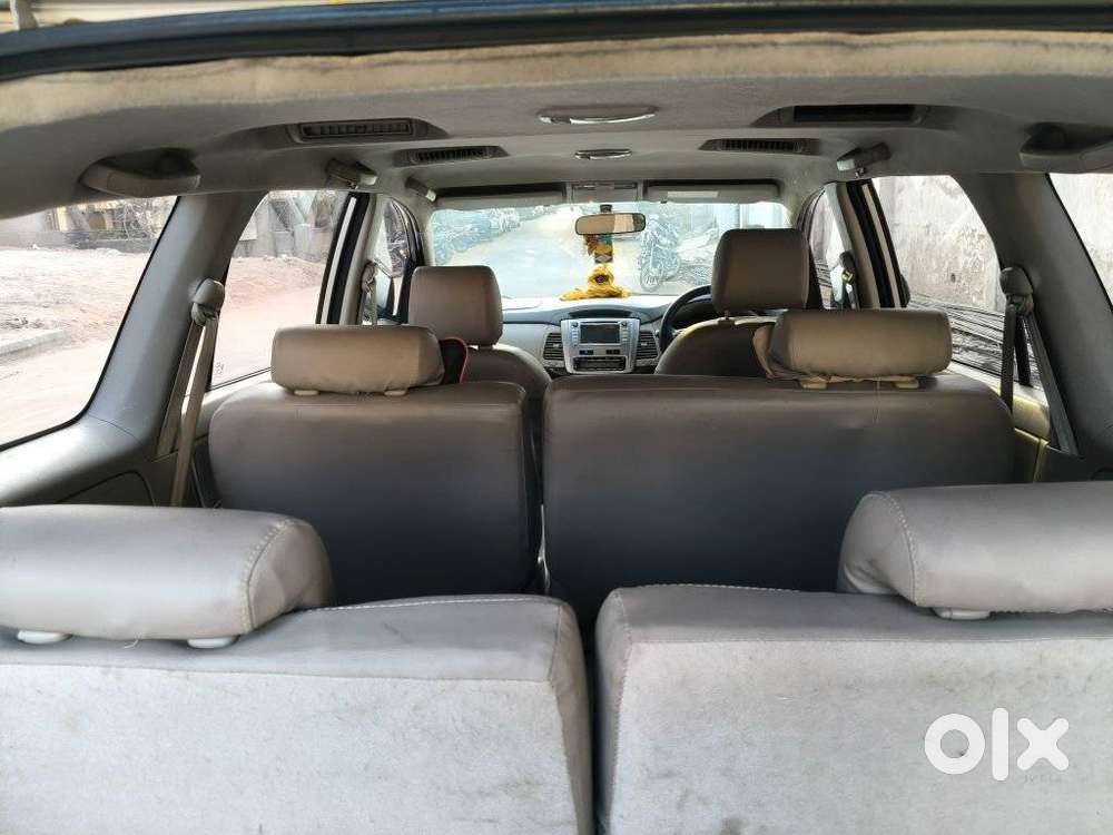 Toyota Innova 2.5 V 8 Str, 2013, Diesel