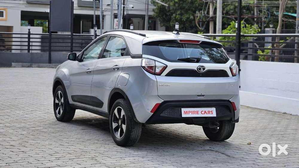 Tata Nexon 1.2 Revotron Xza Plus, 2019, Petrol