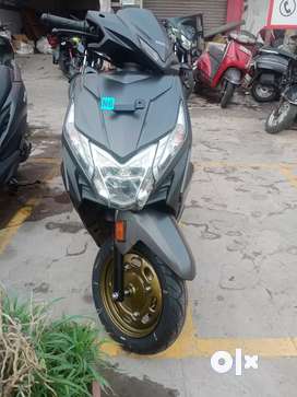 Second hand scooty in 6000 top