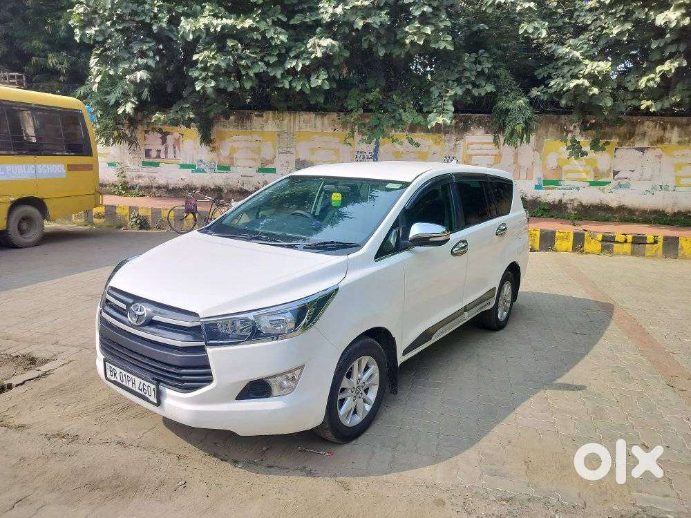 Toyota Innova Crysta 2.4 G Plus Mt 8 Str, 2017, Diesel