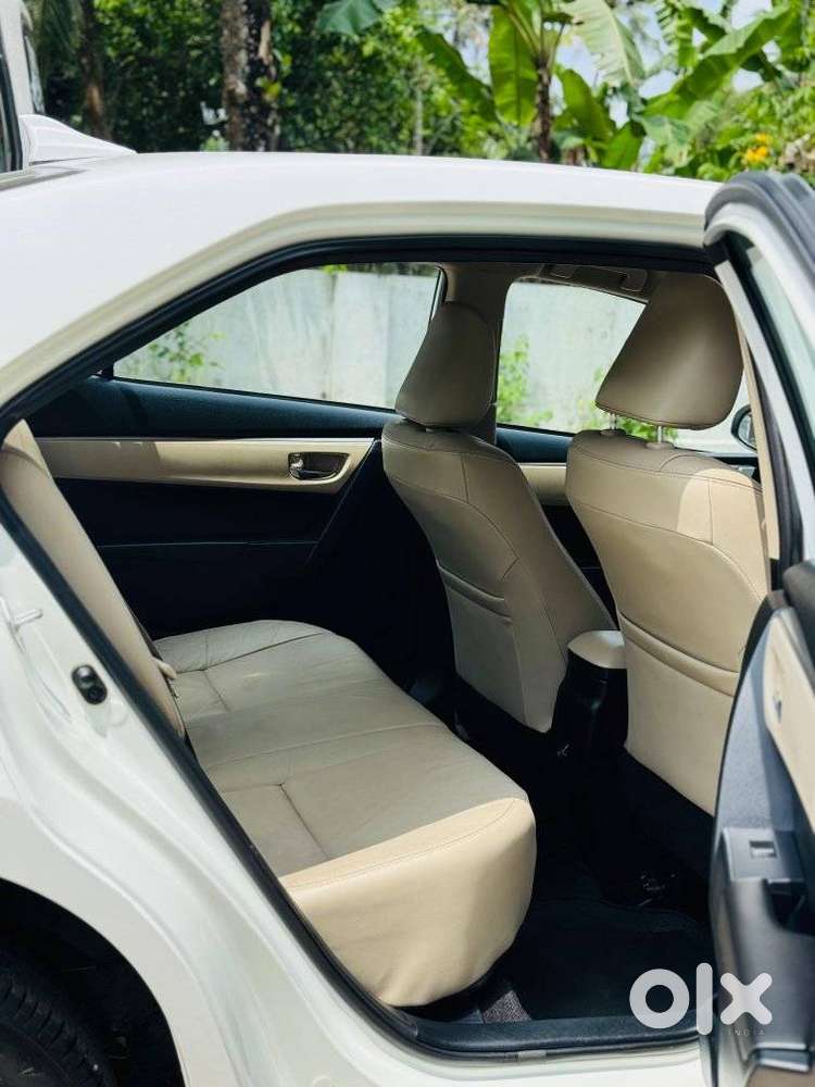 Toyota Corolla Altis 2013-2017 Vl At, 2016, Petrol
