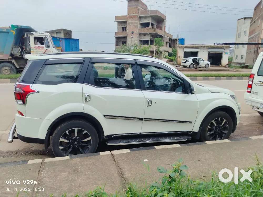 Mahindra Xuv500 W-11 Diesel Manual 2nd Owner 2019