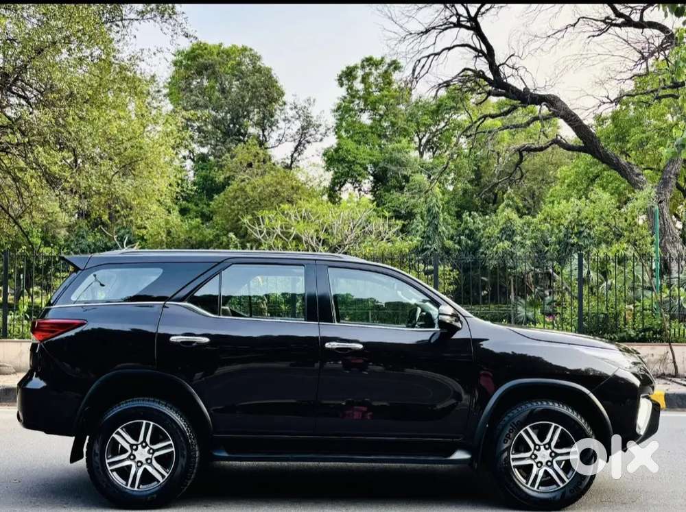Toyota Fortuner Legender
