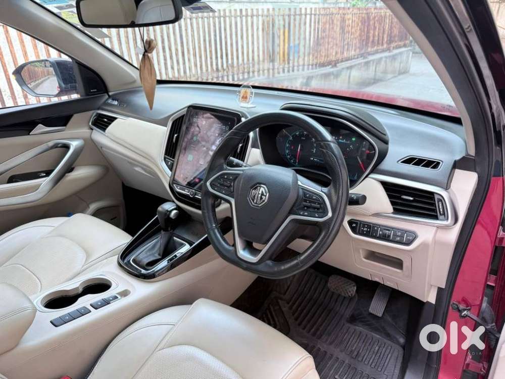 Mg Hector Plus Sharp Pro 1.5 Turbo Petrol Cvt 7 Str, 2024, Petrol