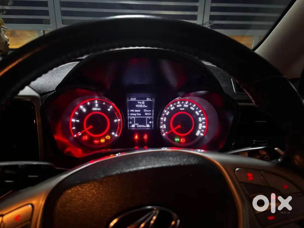 Mahindra Xuv 300 W8(o) For Sale - Well Maintained Single Use