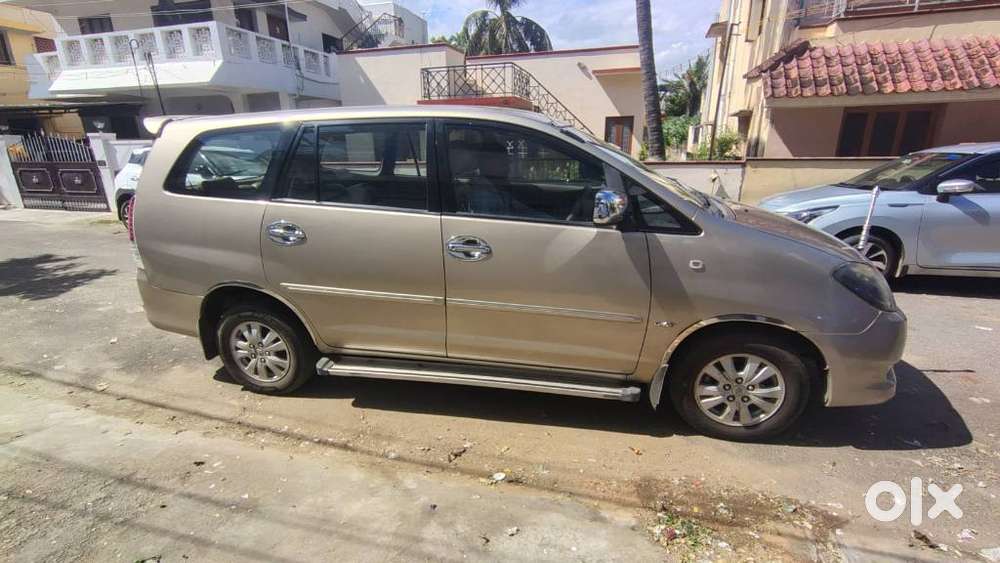 Toyota Innova 2004-2011 2.5 V Diesel 7-seater, 2010, Diesel