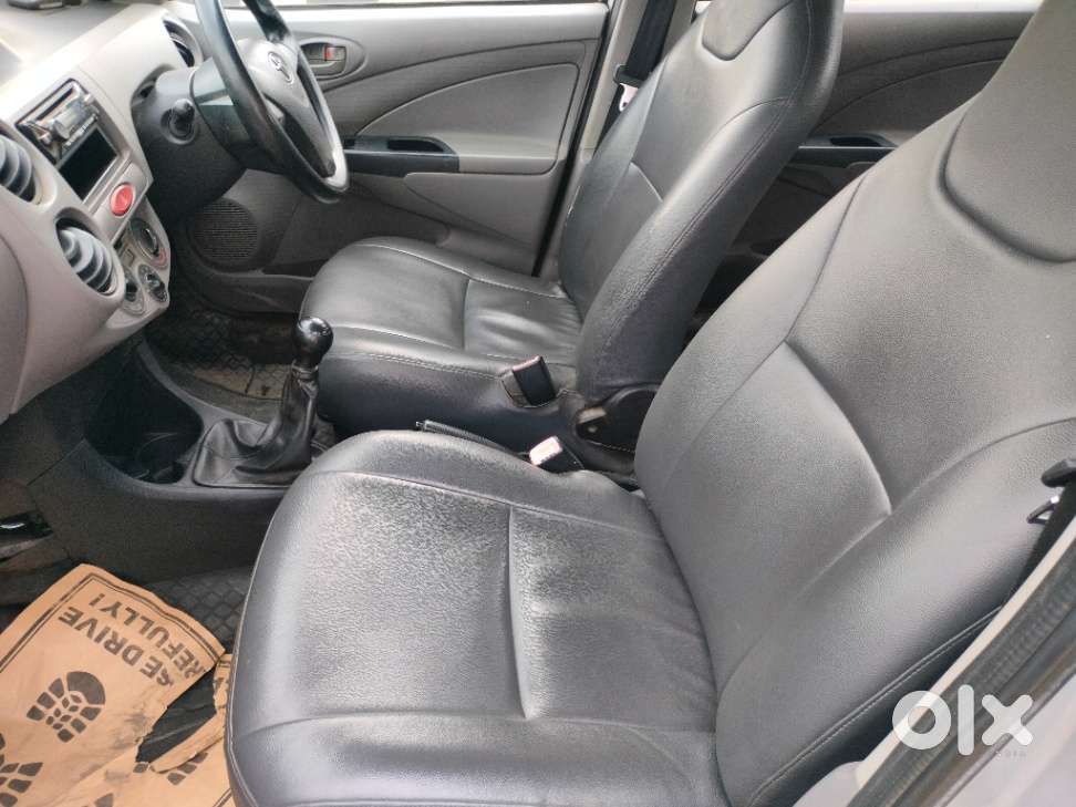 Toyota Etios V, 2011, Petrol