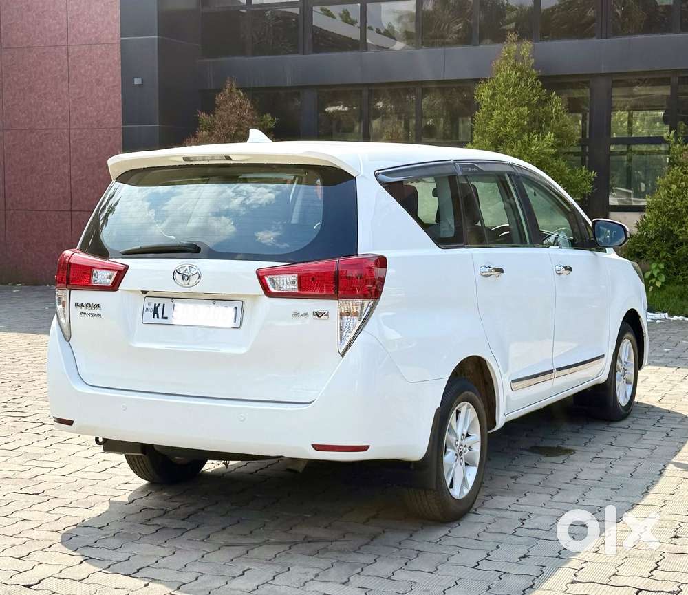 Toyota Innova Crysta 2.4 G Mt, 2017, Diesel