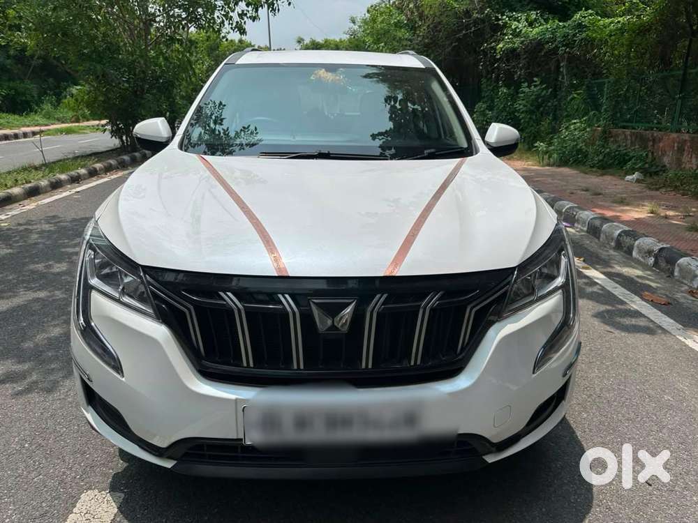 Mahindra Xuv700 2.0 Mx Petrol Mt 5 Str, 2022, Petrol