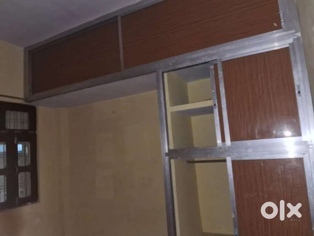 1 room set for rent